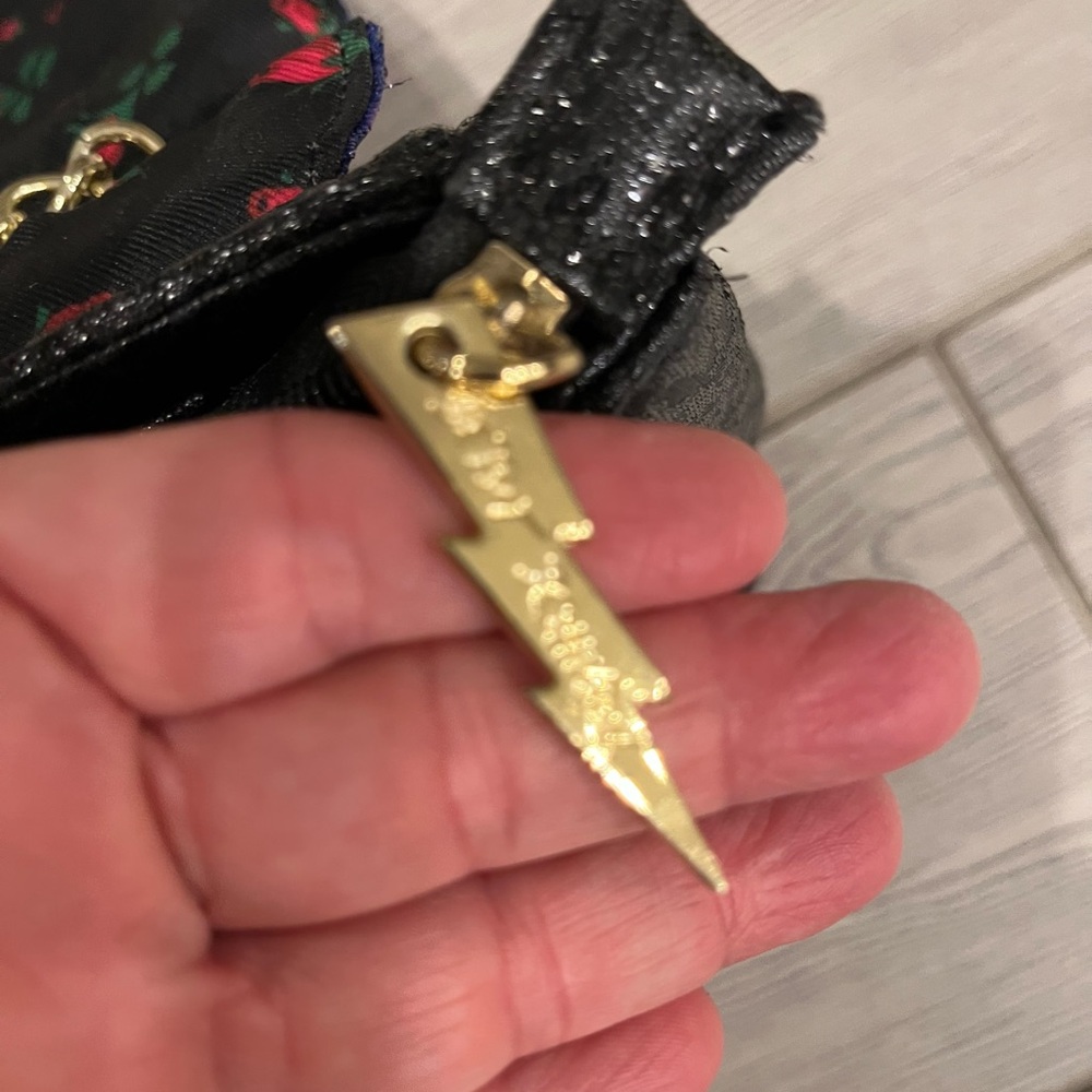 Betsey Johnson Black and Iridescent Blue/Purple Lightning Bolt Bowie Bag Rare - Picture 11 of 12